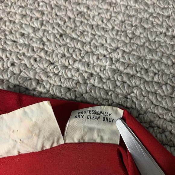 Liz Claiborne‎ Womens Shirt Size 6 Red Silk Button Up Shoulder Pads Long Sleeves - Picture 10 of 11